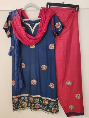 Women Indian Salwar Kameez Set - Navy Blue & Pink Embroidered